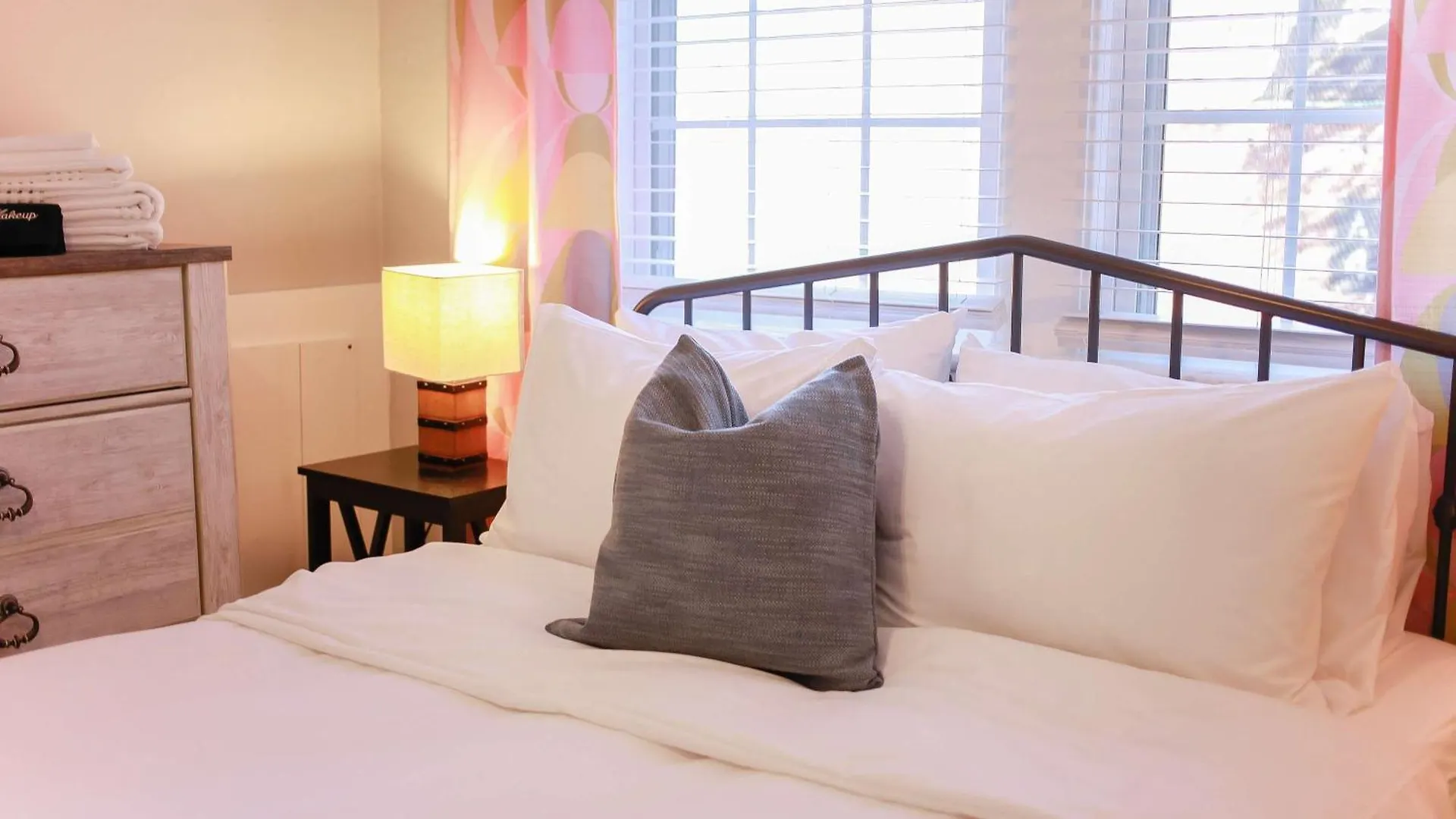 Sojourn At Colley Manor Unit 1 Sleeps 4 Apartment Norfolk 0*,